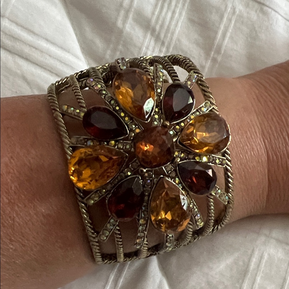 Elegant Gold and Brown Gemstone Bracelet